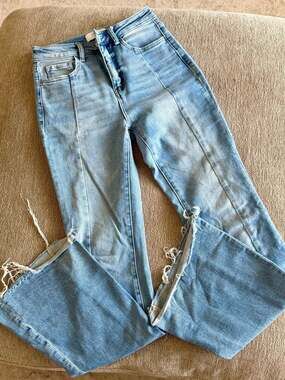 Moco Style LVM1585 High-Rise Seamed Flare Jeans in Light Wash